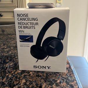 Sony noise cancelling wired headphones